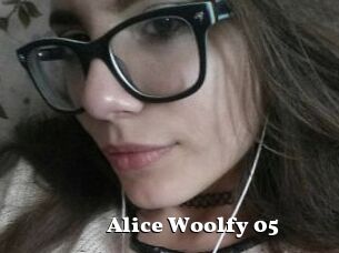 Alice_Woolfy_05