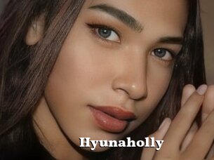 Hyunaholly