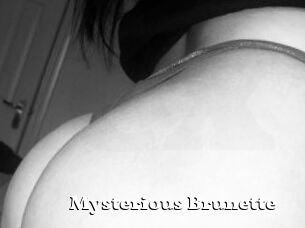 Mysterious_Brunette
