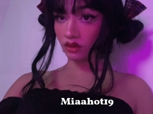 Miaahot19