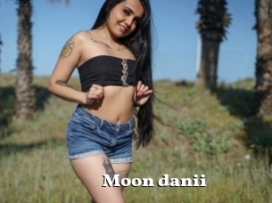 Moon_danii