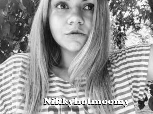 Nikkyhotmoomy
